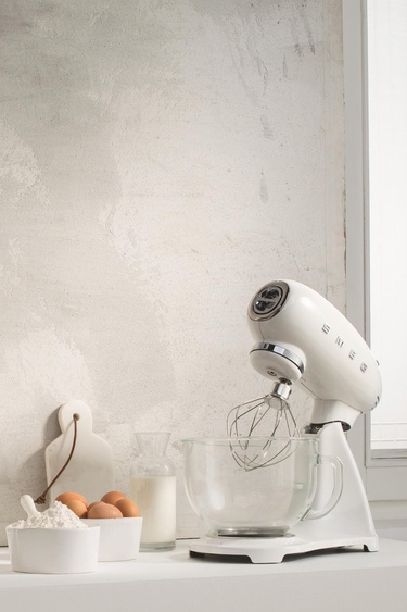  Smeg 50's Style Retro Beyaz Stand Mikser SMF13WHEU