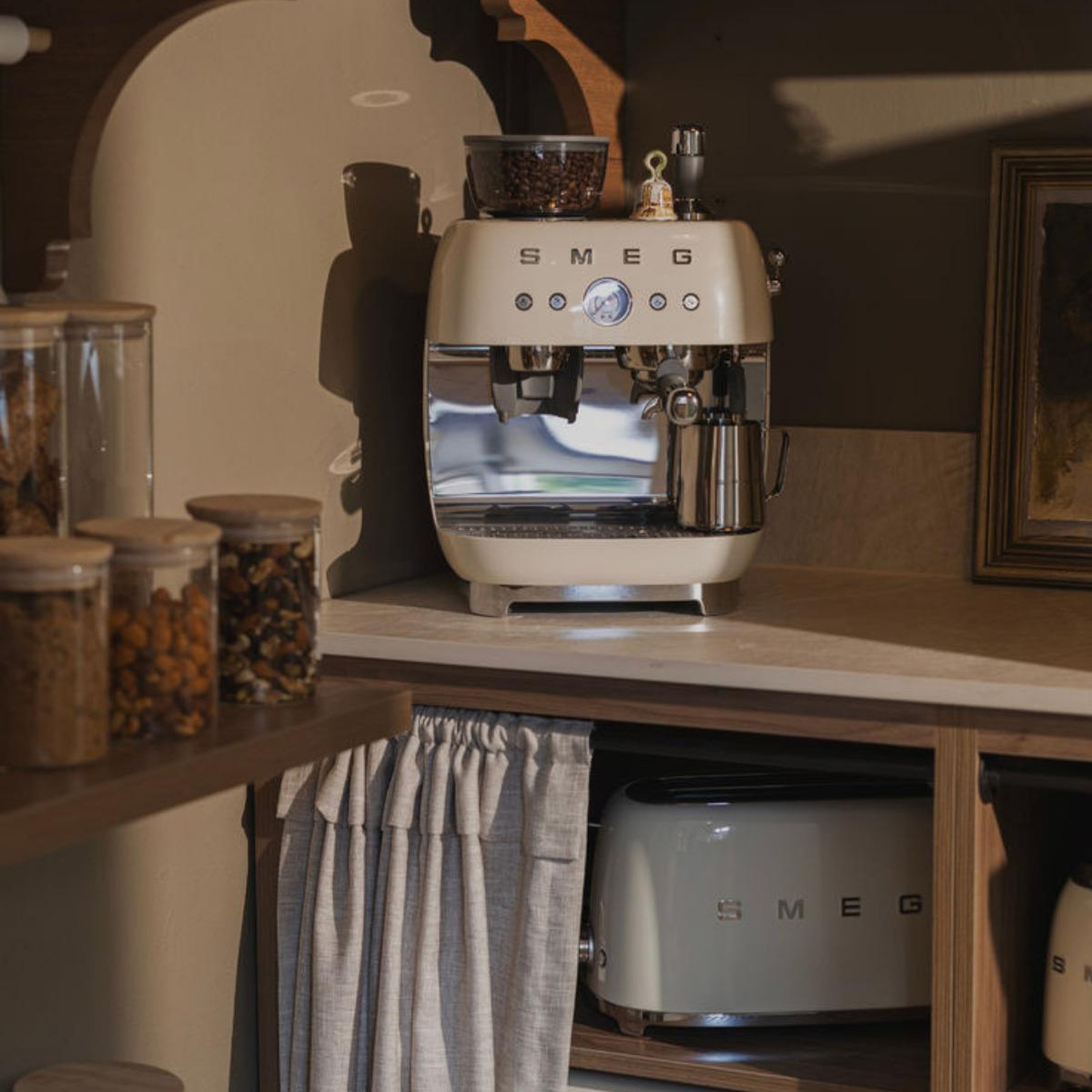 Smeg 50'S Style Retro Krem Öğütücülü Espresso Kahve Makinesi Egf03creu
