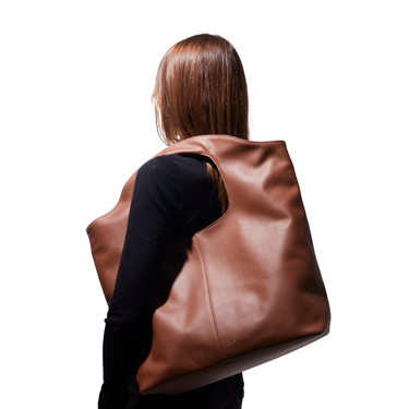 Aura Grande Deri Omuz Çantası