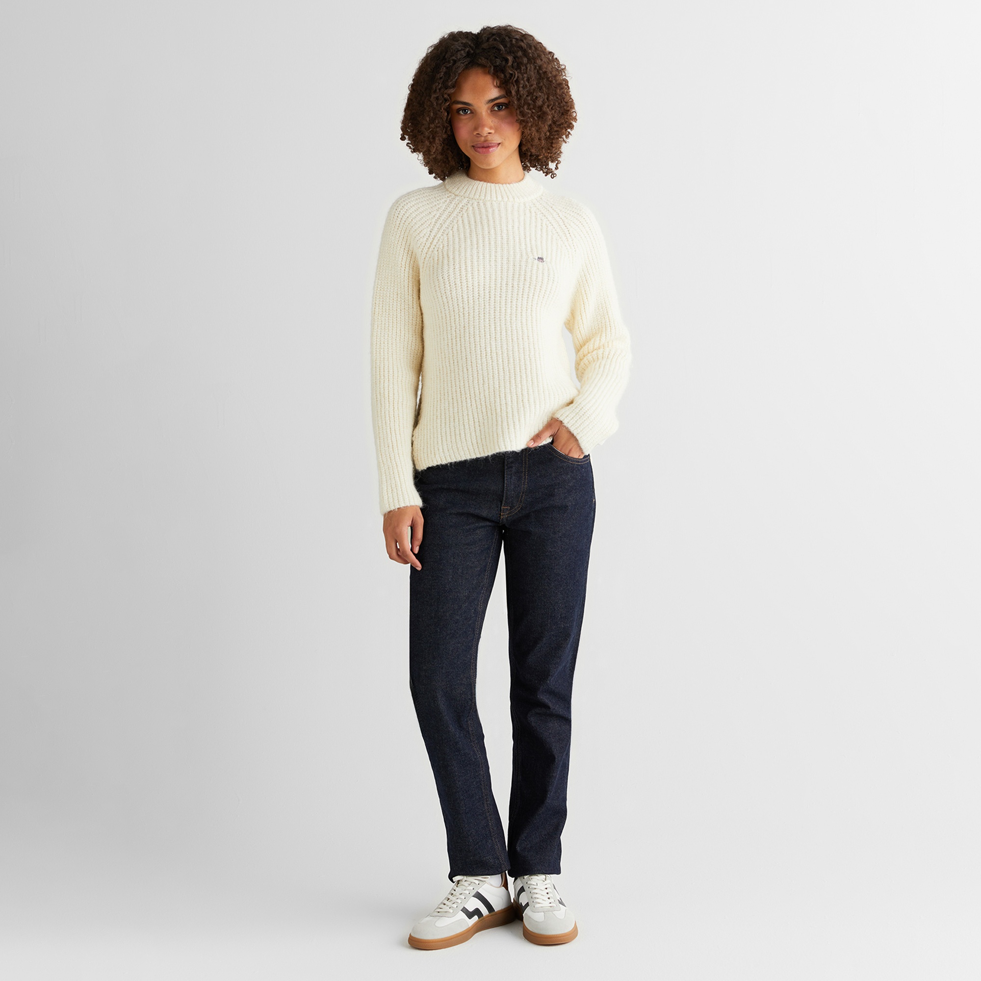 GANT Kadın Krem Cropped Fit Bisiklet Yaka Triko