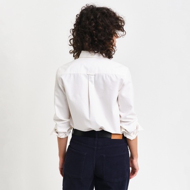  GANT Kadın Beyaz Regular Fit Düğmeli Yaka Oxford Gömlek
