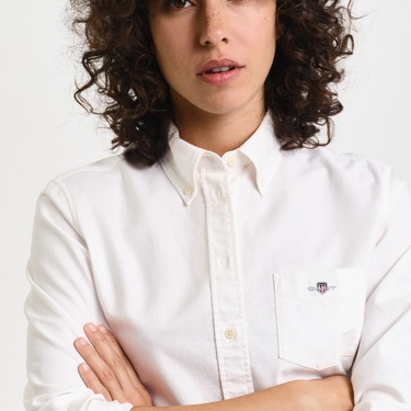  GANT Kadın Beyaz Regular Fit Düğmeli Yaka Oxford Gömlek