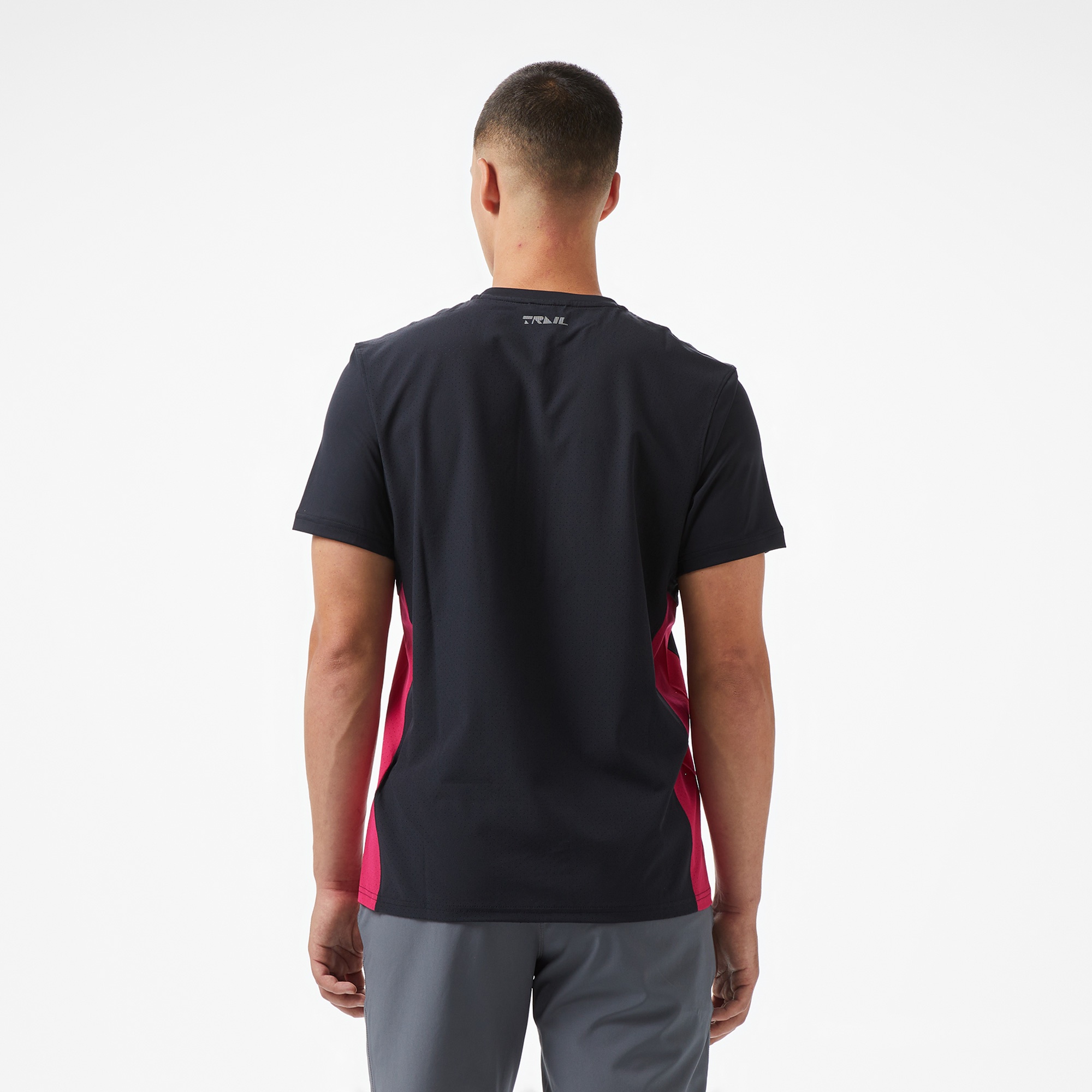 Under Armour Trail Run Erkek Siyah T-Shirt