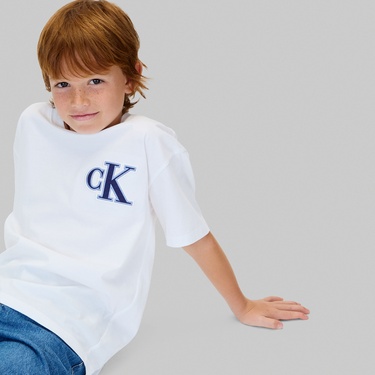  Calvin Klein Festive Graphic Çocuk Beyaz T-Shirt