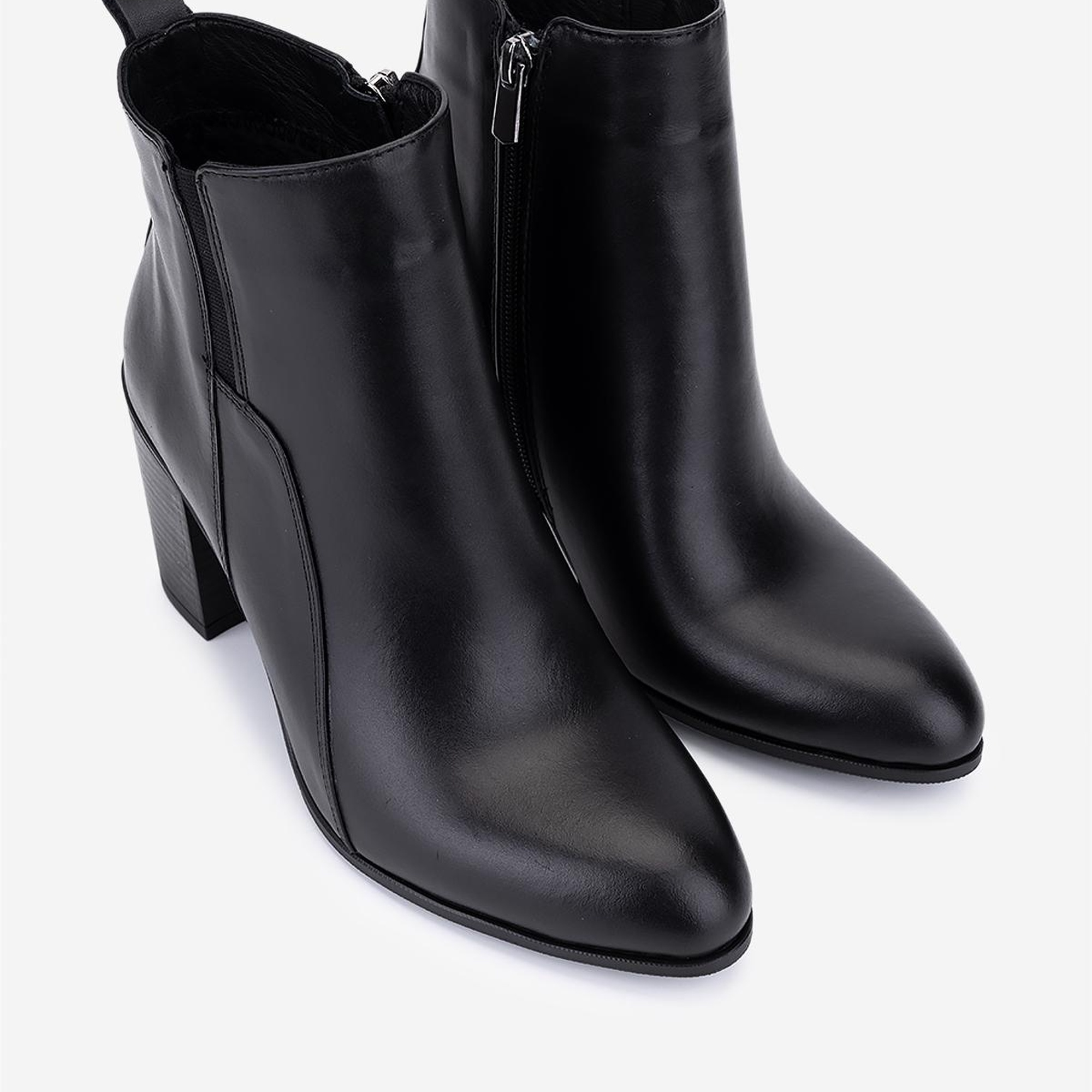 Valmenti Kadın Hakiki Deri Siyah Topuklu Bot