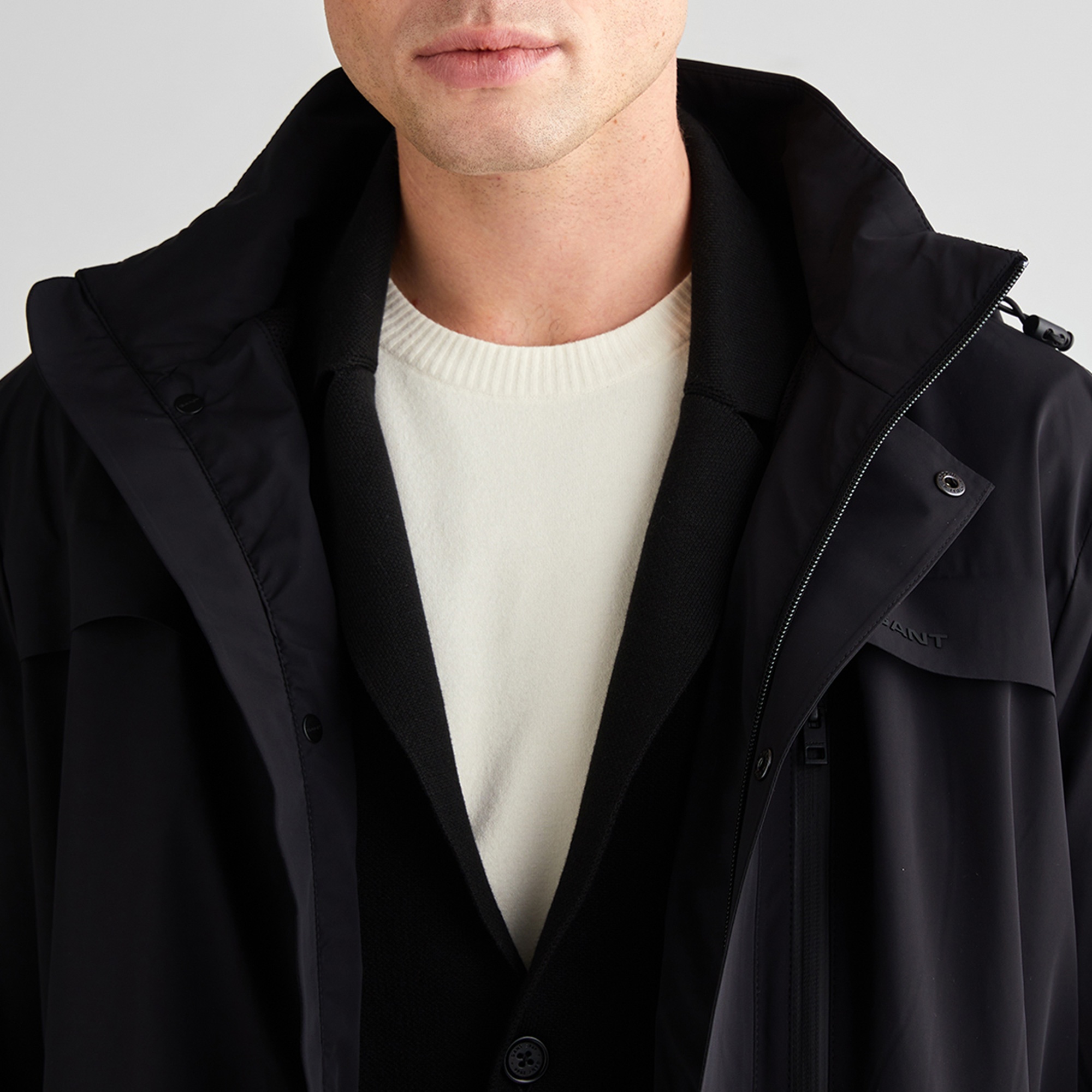 GANT Erkek Siyah Standart Fit Kapüşonlu Mont