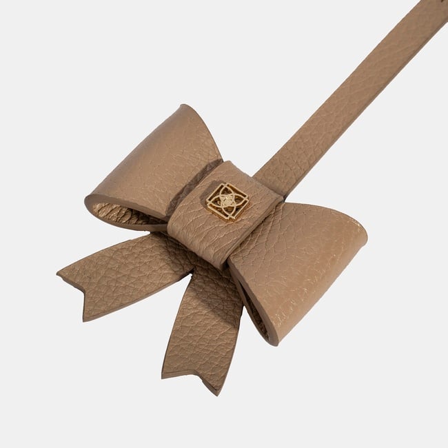  Vizon Fiyonk Figürlü Deri Charm