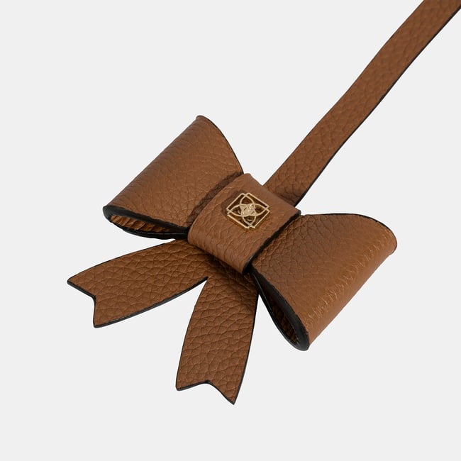  Kahve Fiyonk Figürlü Deri Charm