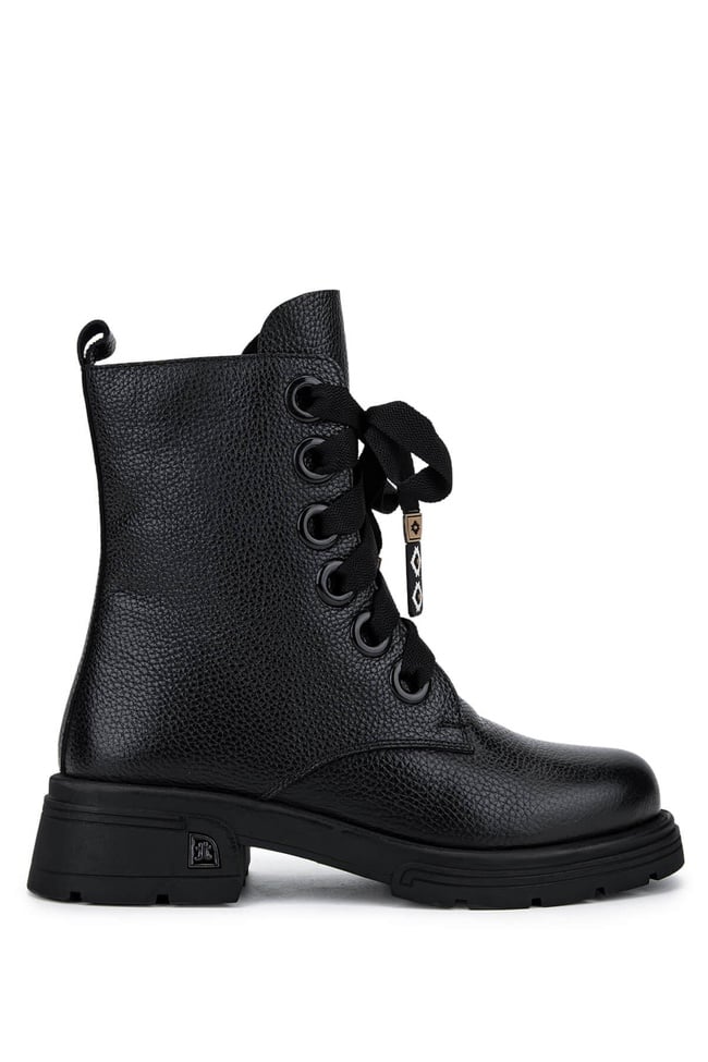  Tamer Tanca Kadın Hakiki Deri Siyah Floter Klasik Bot