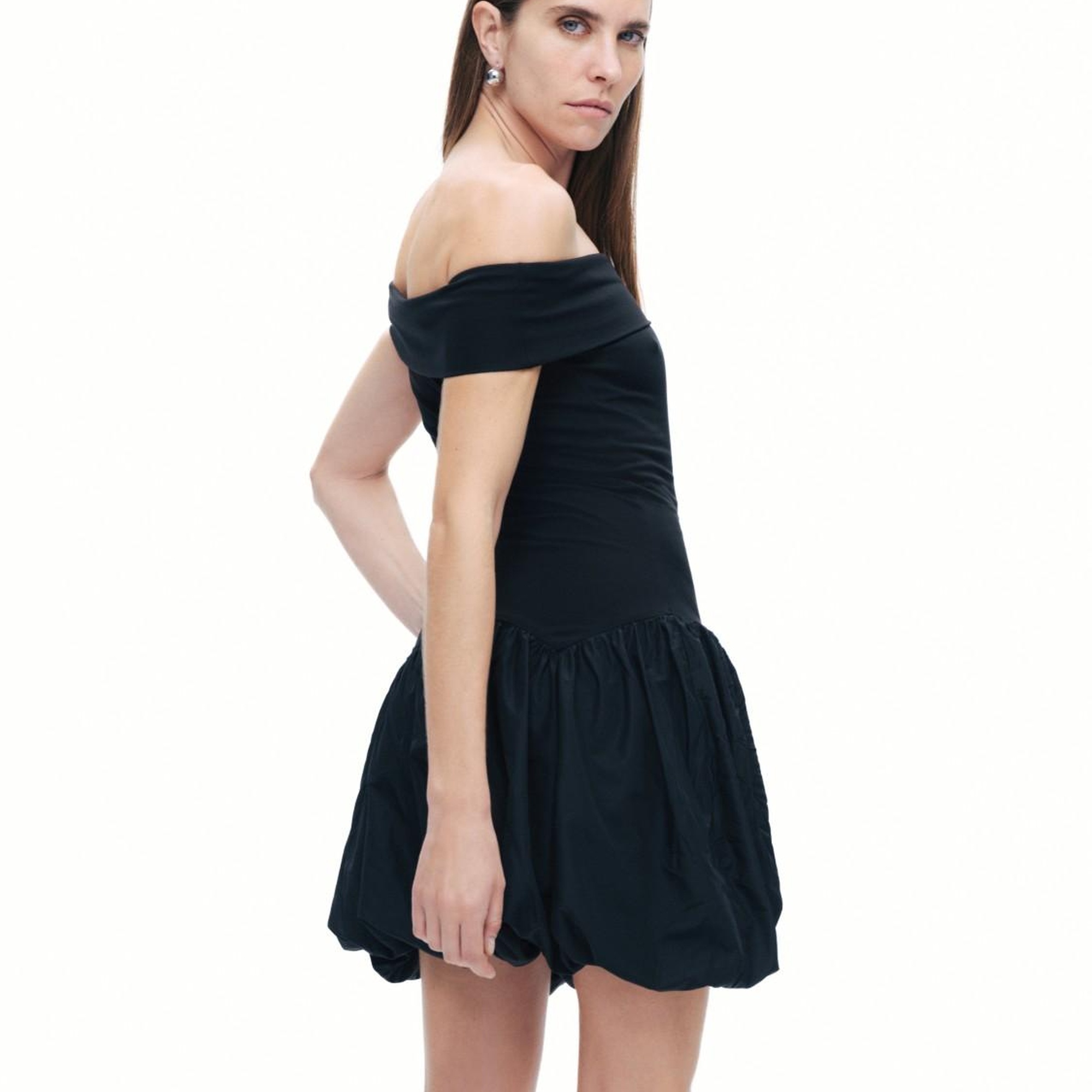 Açık Omuzlu Mini Elbise