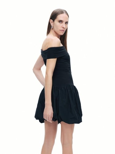  Açık Omuzlu Mini Elbise