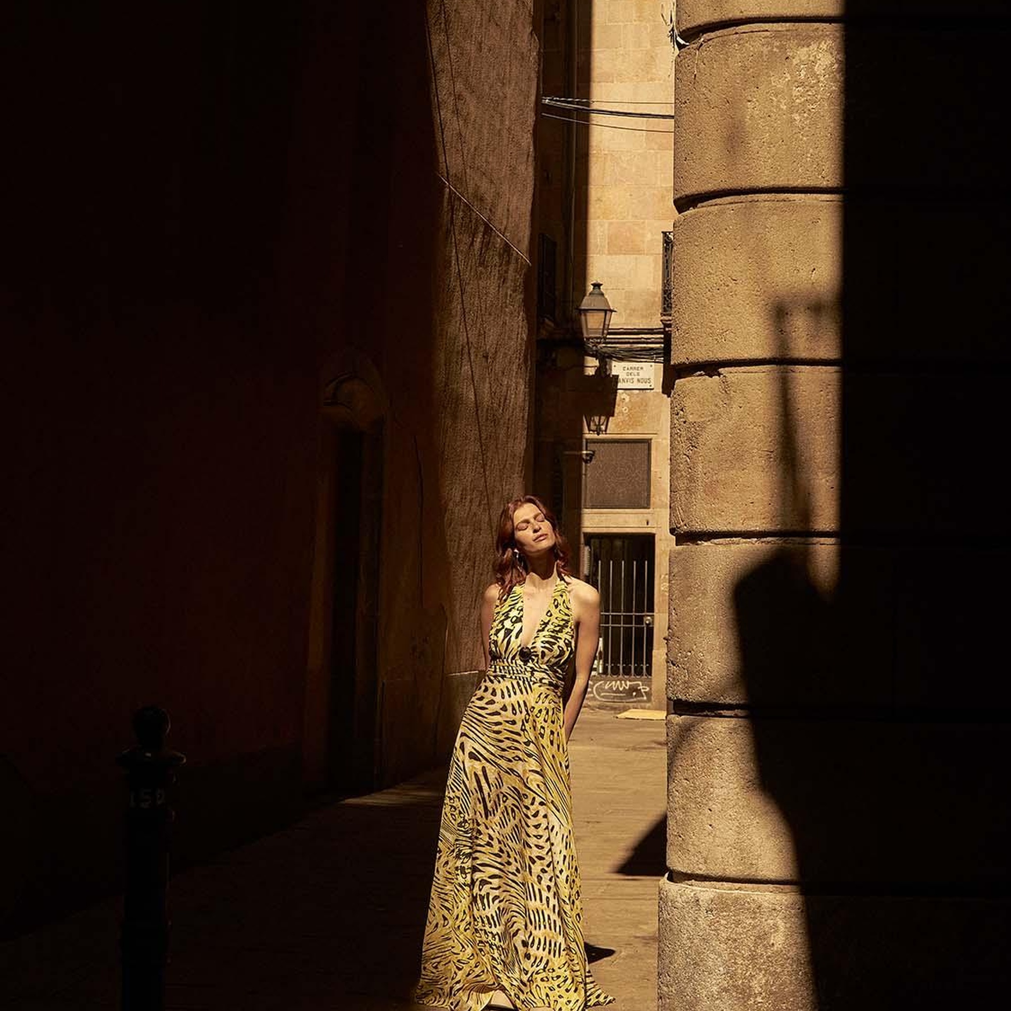 Aksesuar Detaylı Elbise