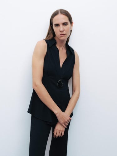  Aksesuar Detaylı Bluz