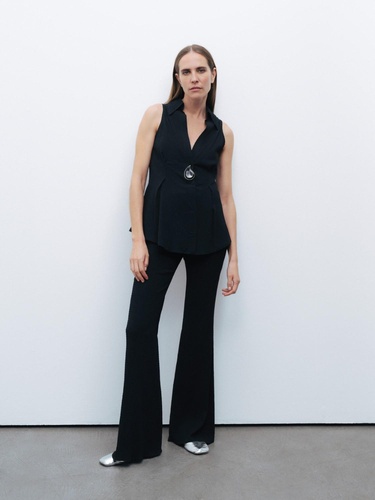  Aksesuar Detaylı Bluz