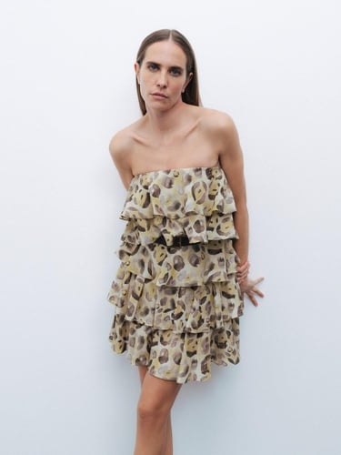  Kemer Detaylı Fırfırlı Mini Elbise