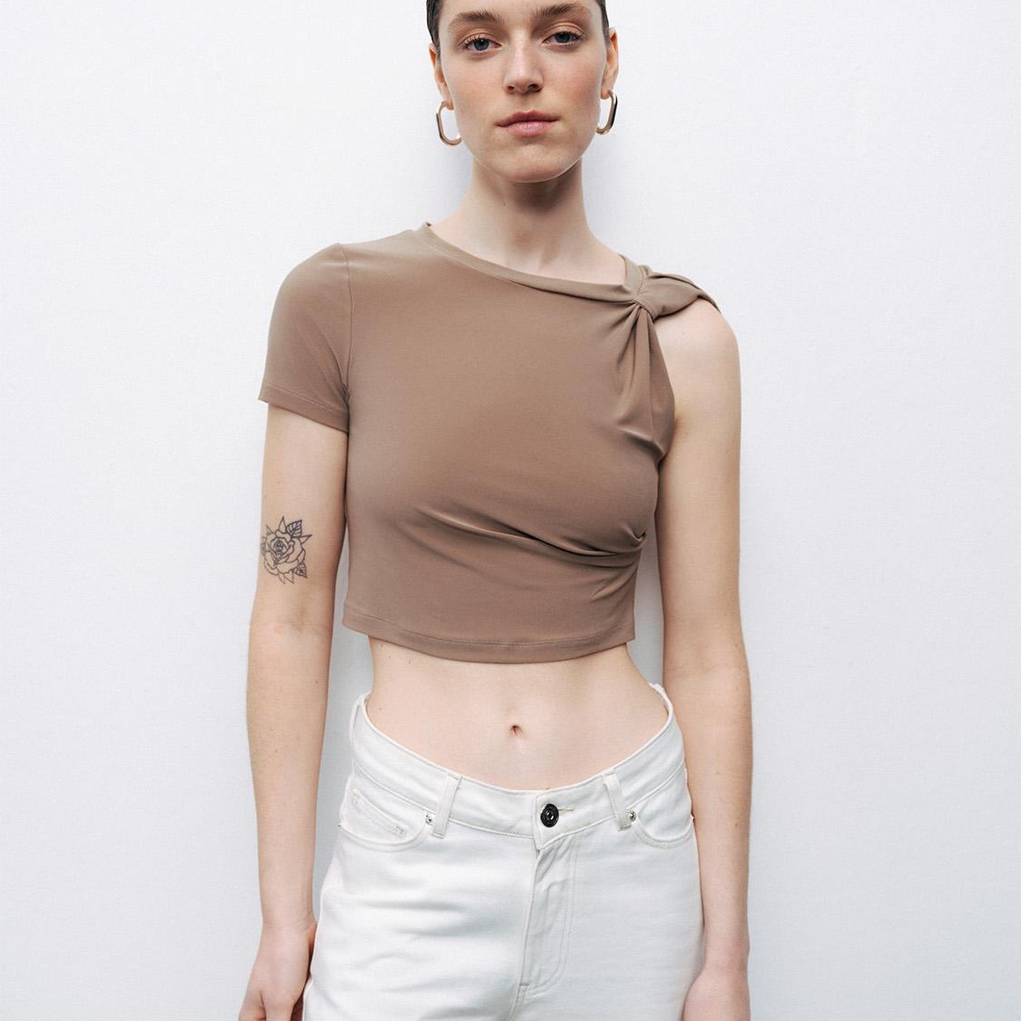 Burgu Detaylı Crop Top
