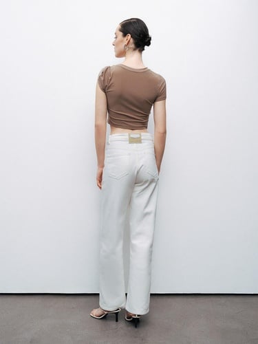  Burgu Detaylı Crop Top