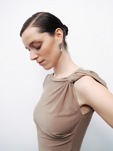  Burgu Detaylı Crop Top