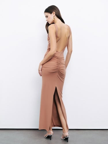  Sırt Dekolteli Maxi Elbise