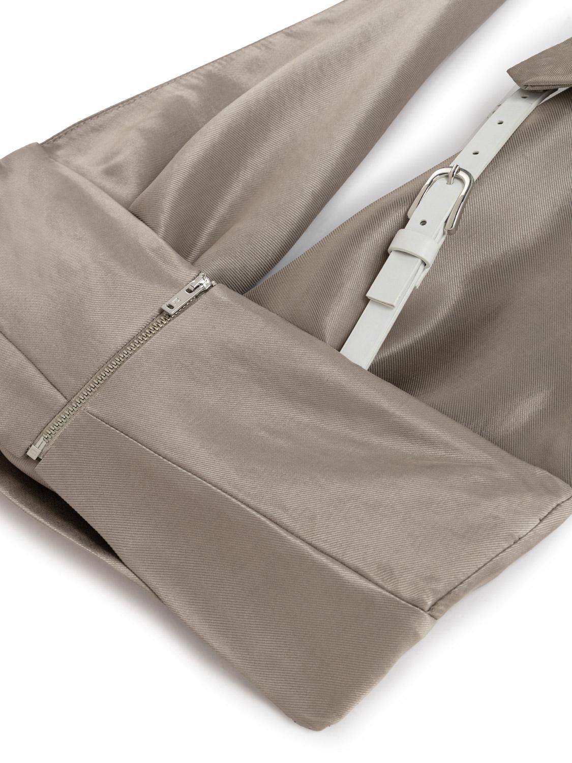 Sırt Dekolteli Kemerli Bluz