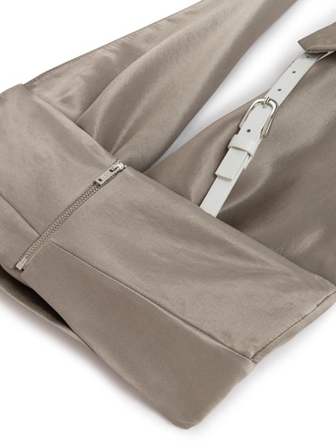  Sırt Dekolteli Kemerli Bluz