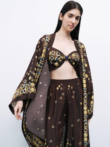  Aksesuar Detaylı Crop Top