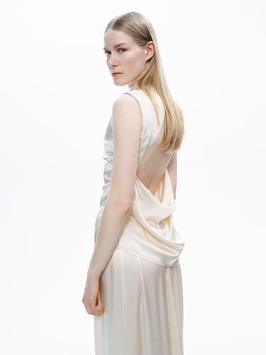  Degaje Dekolte Tasarımlı Bluz