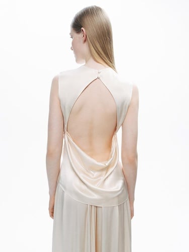  Degaje Dekolte Tasarımlı Bluz