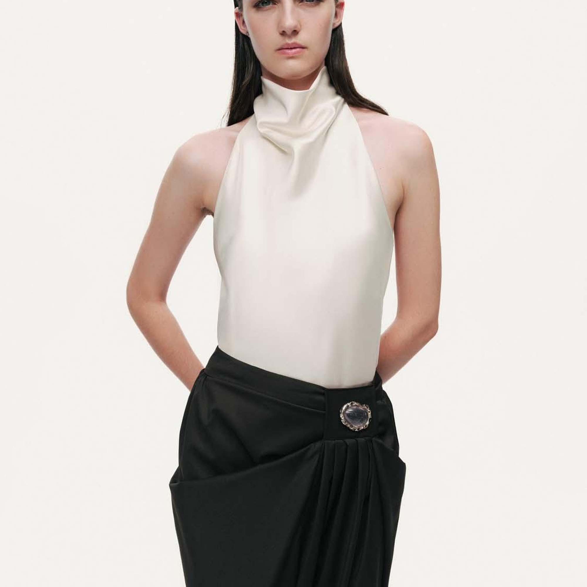 Aksesuar Detaylı Pileli Pantolon