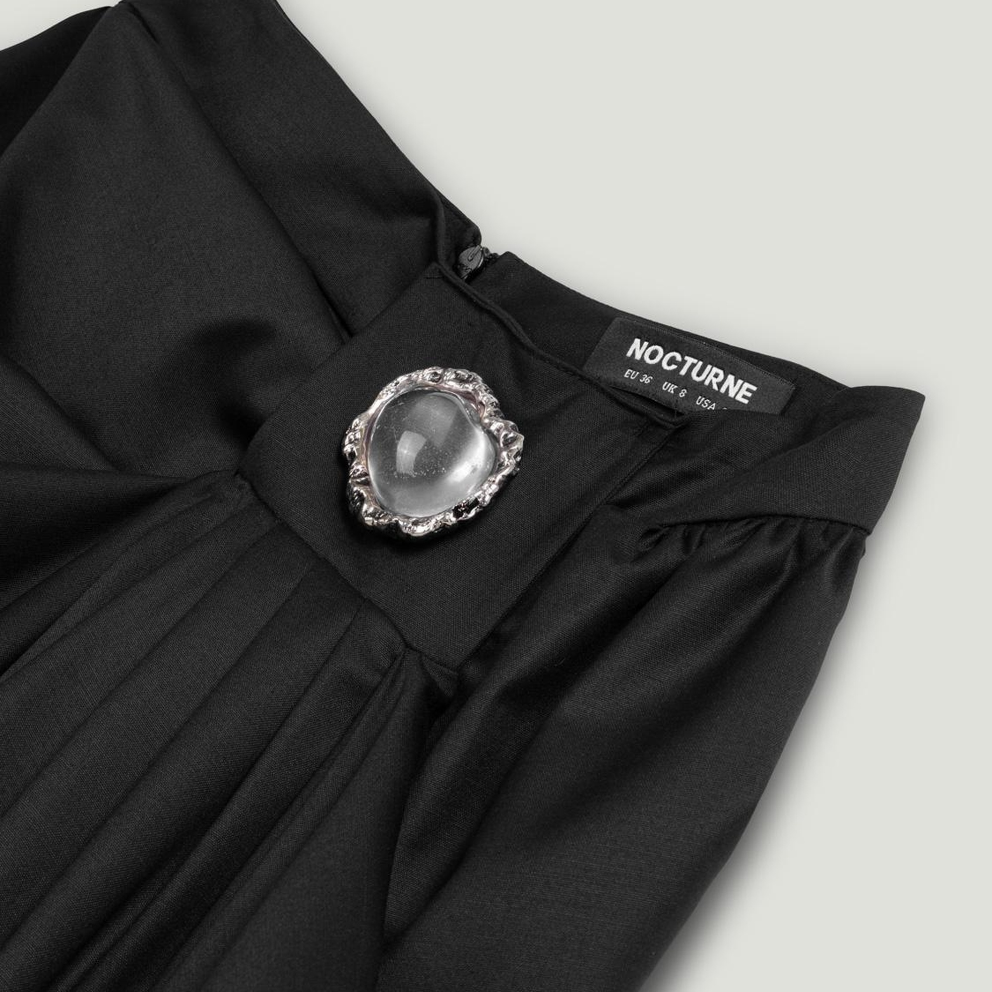 Aksesuar Detaylı Pileli Pantolon