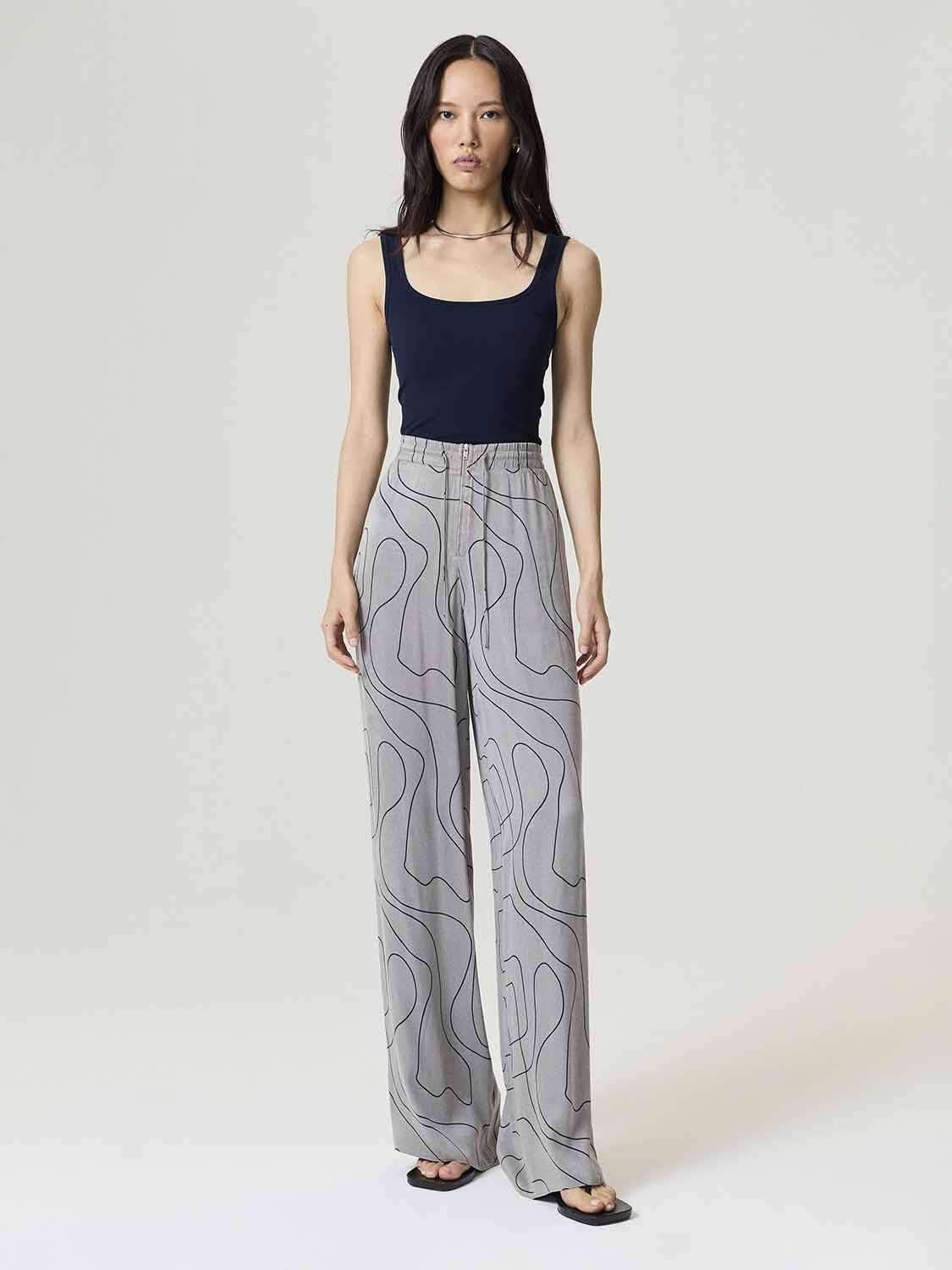  Dökümlü Geniş Paça Pantolon