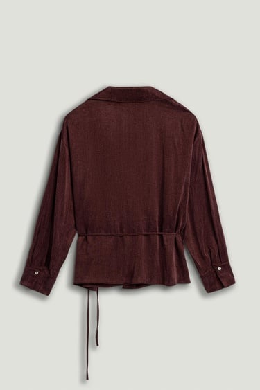  Aksesuar Detaylı Bluz