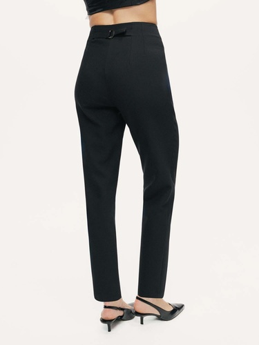  Arkası Kemer Detaylı Pantolon