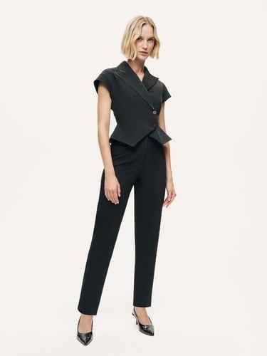  Arkası Kemer Detaylı Pantolon