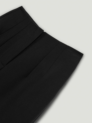  Arkası Kemer Detaylı Pantolon