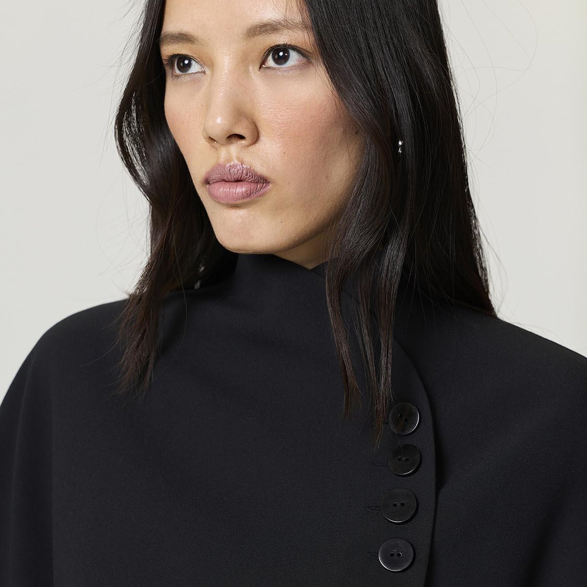 Asimetrik Düğme Kapamalı Ceket