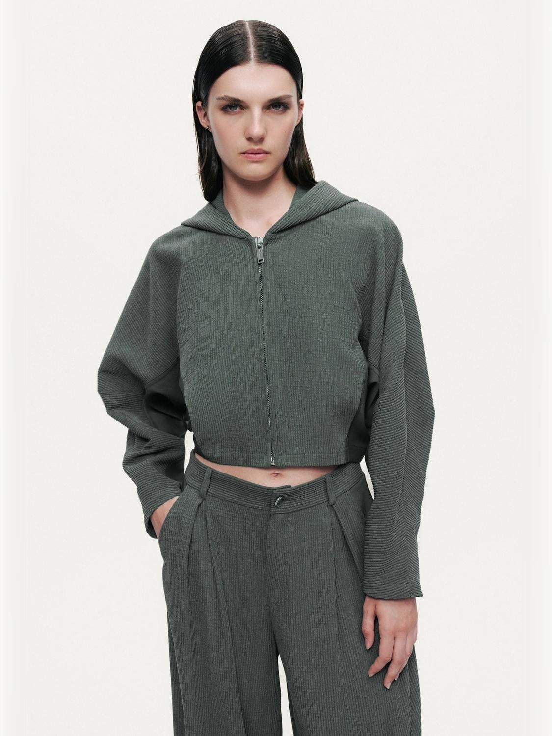  Dökümlü Kapüşonlu Ceket