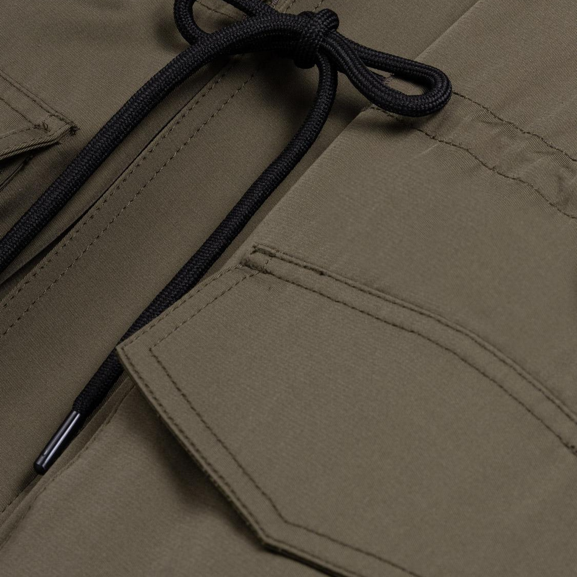 Kontrast Detaylı Mont