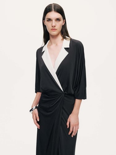  Kontrast Yakalı Maxi Elbise