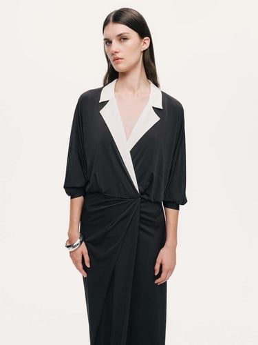  Kontrast Yakalı Maxi Elbise