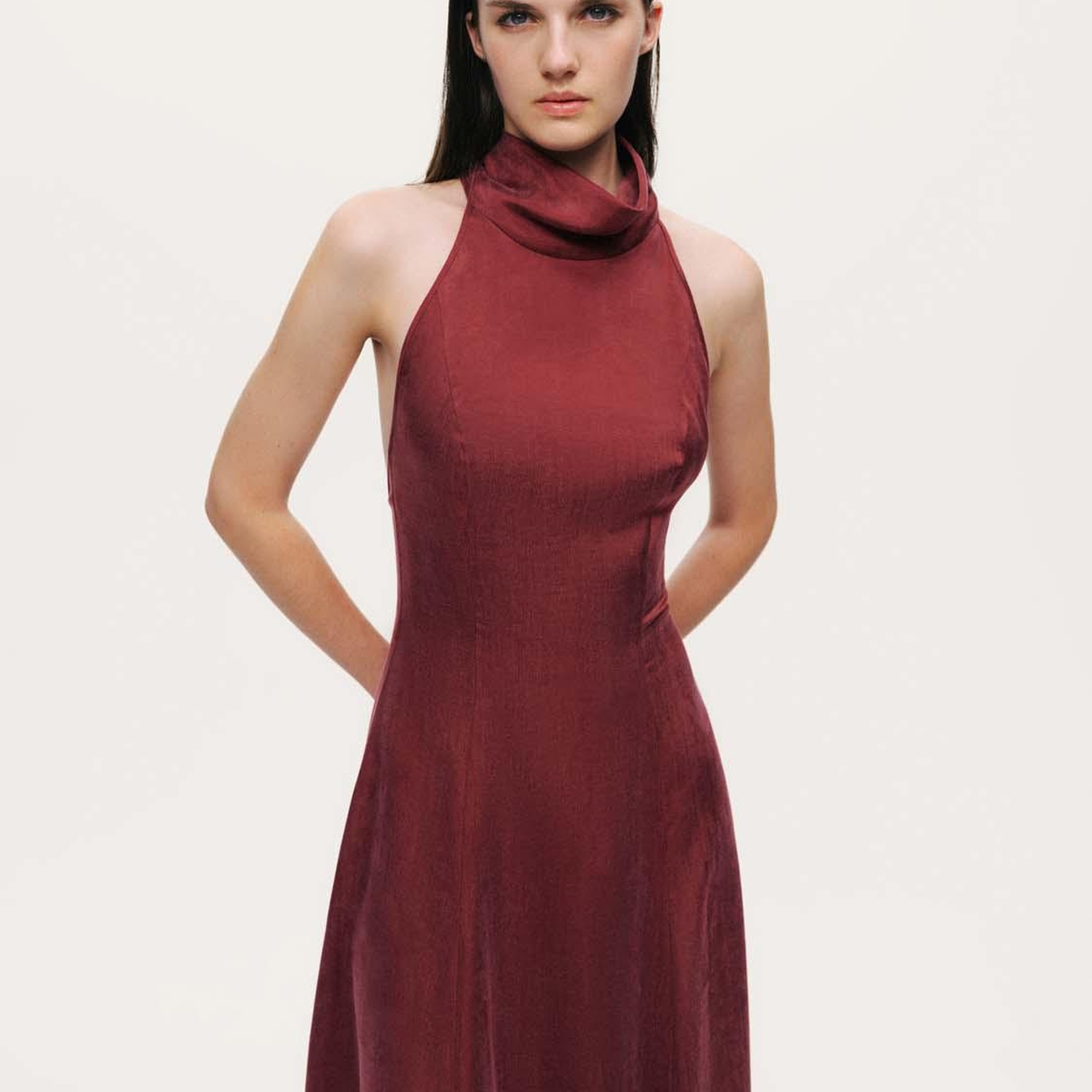 Halter Yaka Sırt Detaylı Maxi Elbise