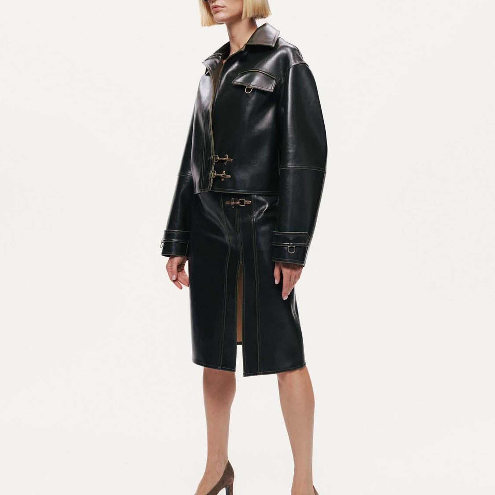 Kanca Detaylı Suni Deri Ceket