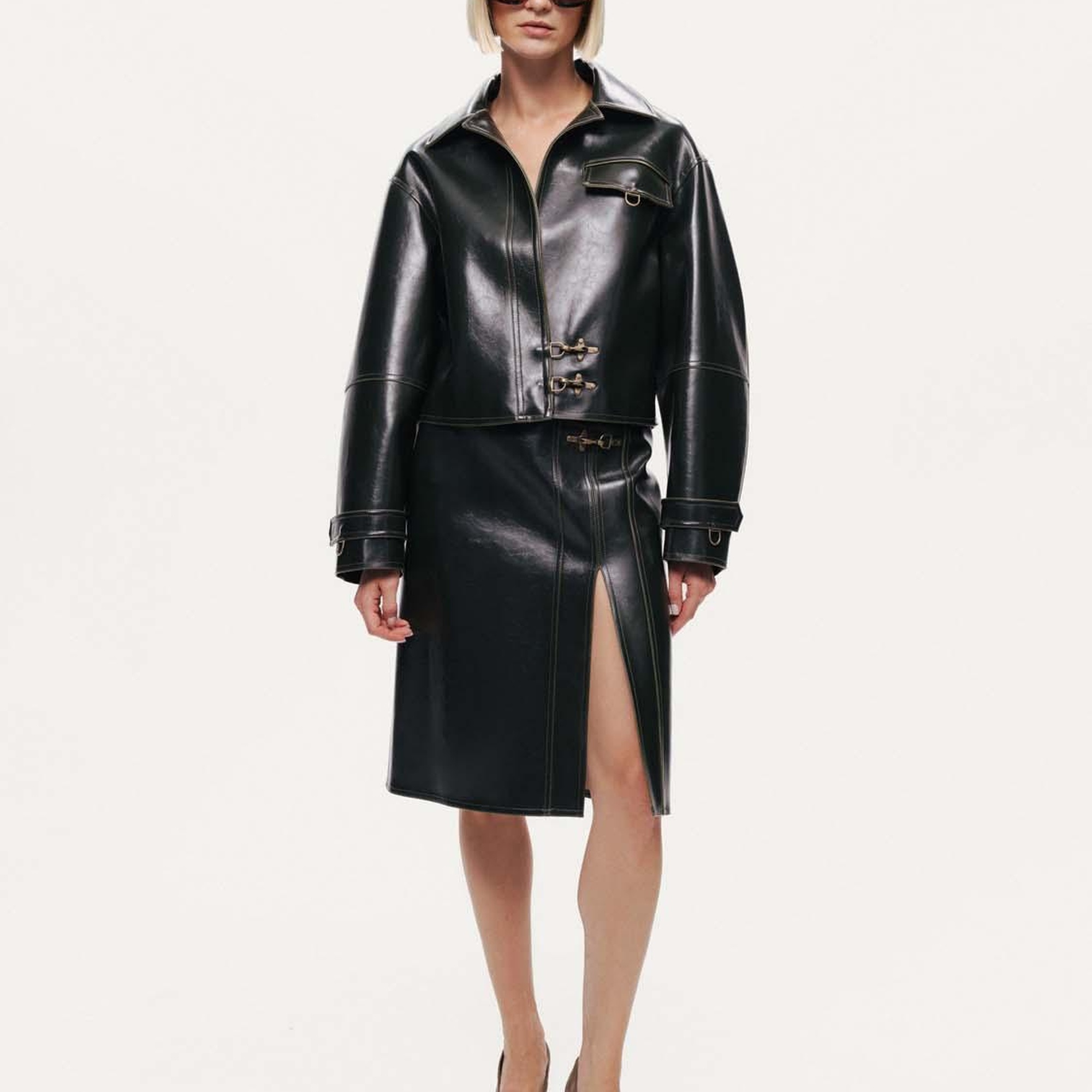 Kanca Detaylı Suni Deri Ceket