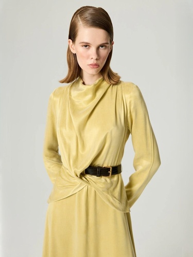  Burgu ve Kemer Detaylı Maxi Elbise