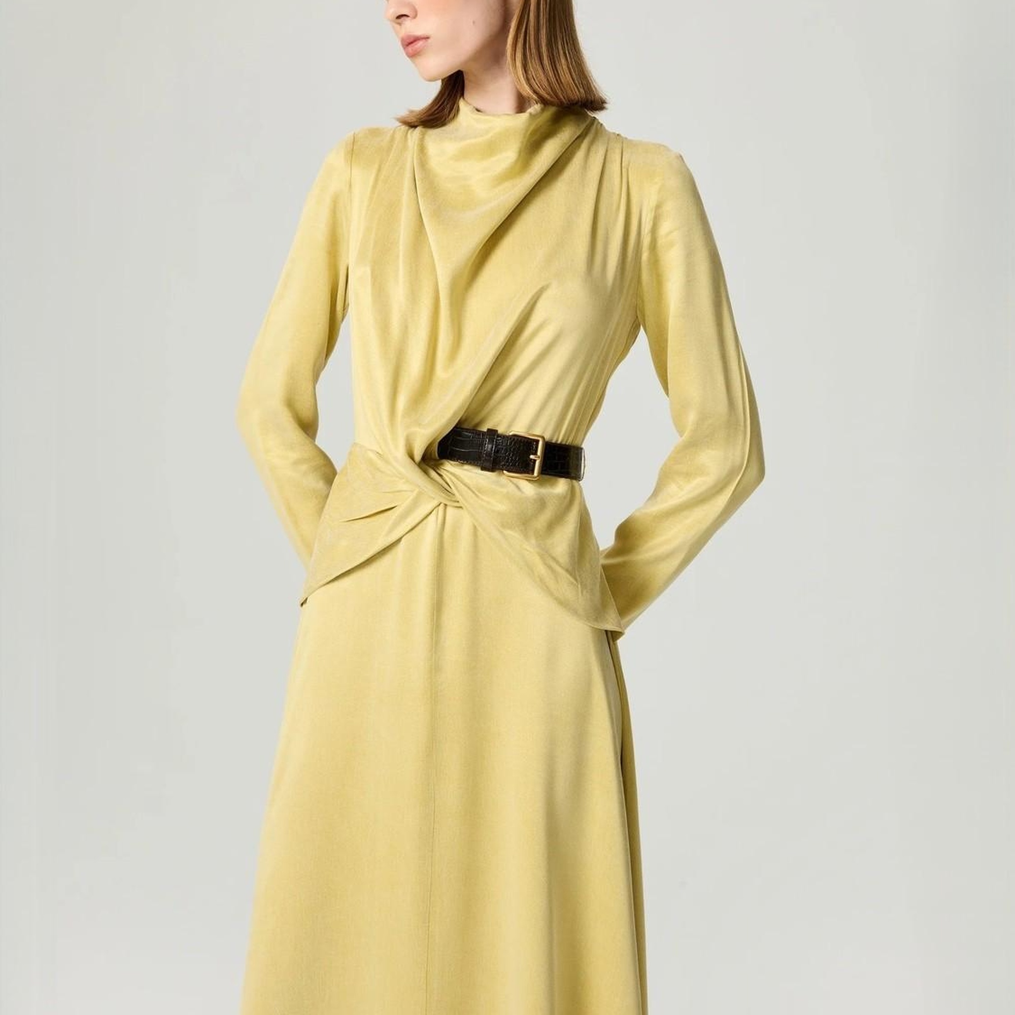 Burgu ve Kemer Detaylı Maxi Elbise