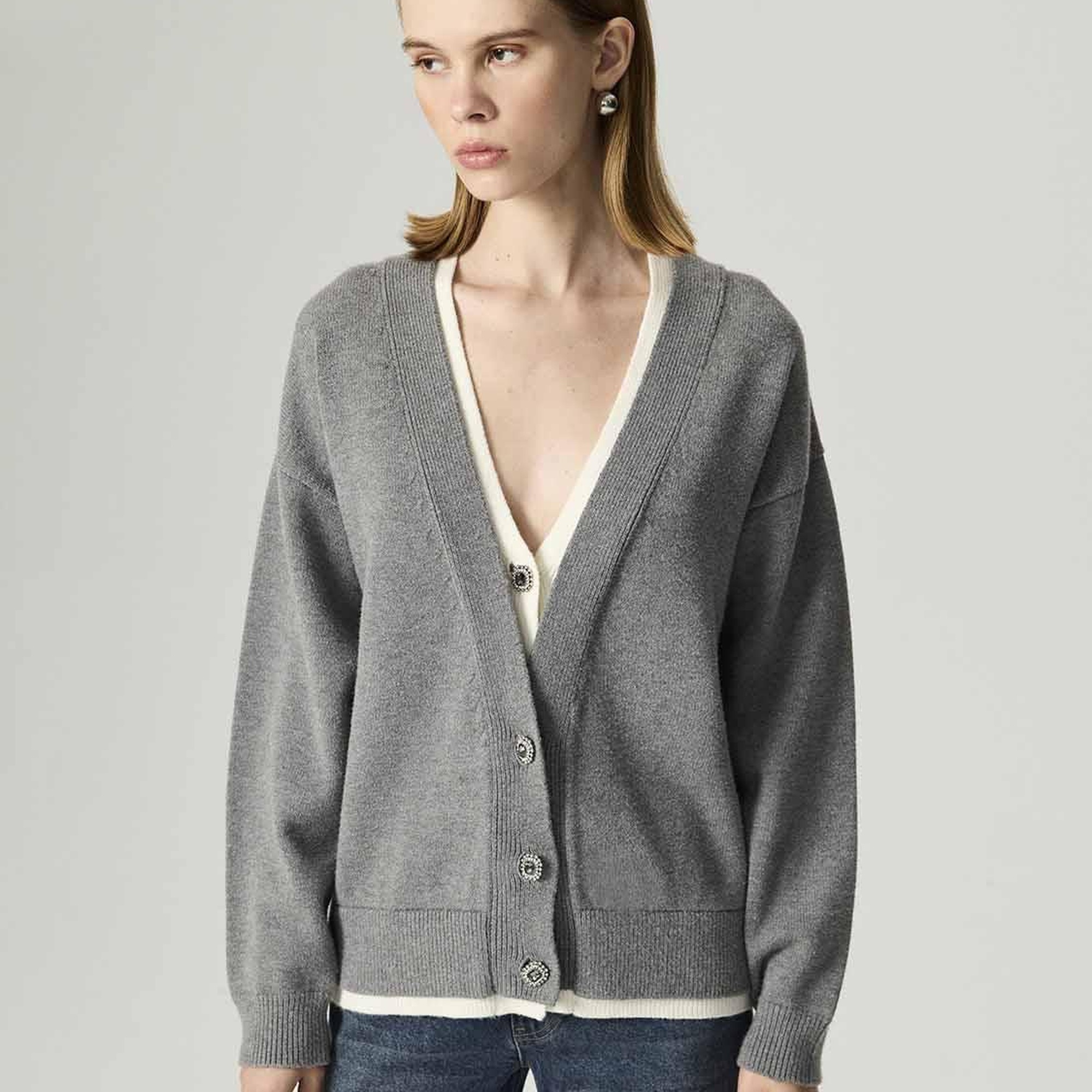 Taşlı Düğme Aksesuarlı Triko