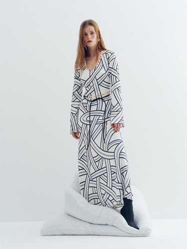  Monokrom Desenli Elbise