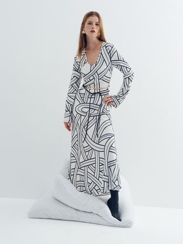  Monokrom Desenli Elbise