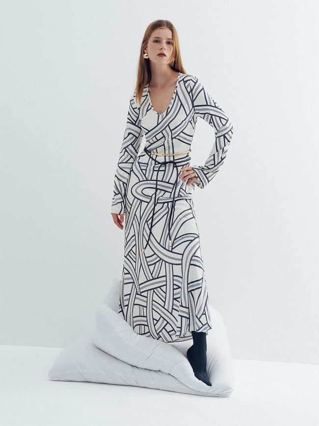  Monokrom Desenli Elbise