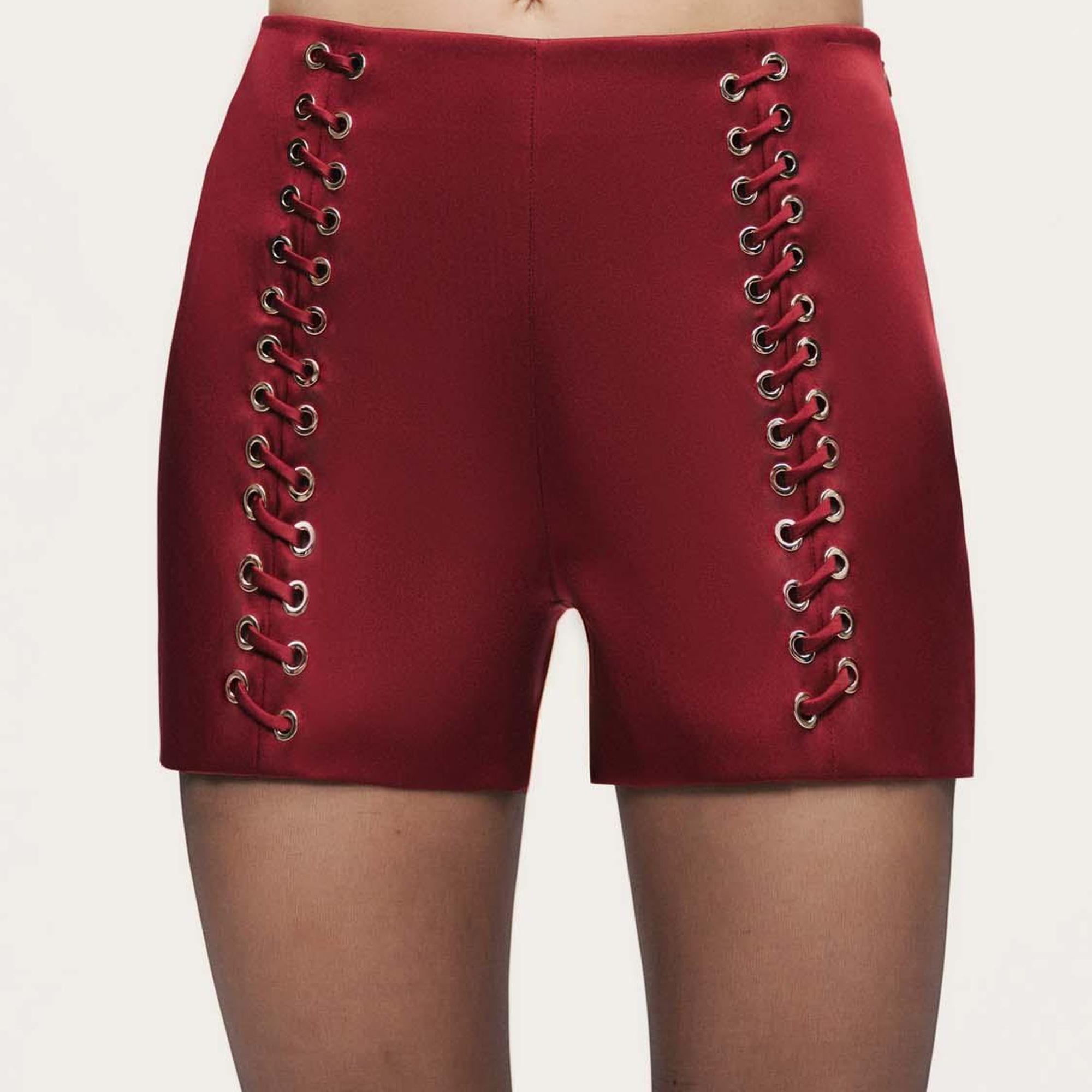 Kuş Gözü Detaylı Mini Şort